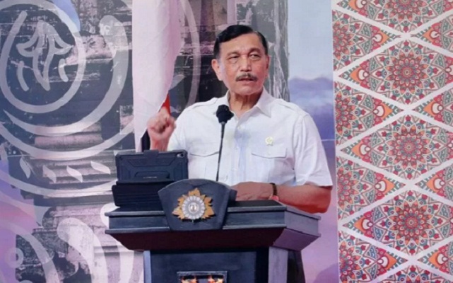 Menko Kemaritiman dan Investasi Luhut Binsar Pandjaitan saat menghadiri Pengukuhan Dewan Pengurus Asosiasi Pemerintah Kabupaten Seluruh Indonesia