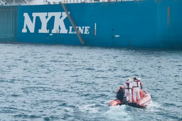 Basarnas evakuasi kru kapal yang mengalami kecelakaan kerja dalam pelayaran Australia - China