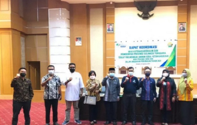 Pemprov Sultra bersama BPJAMSOSTEK Sultra usai rakor bersama di Kantor Gubernur Sultra