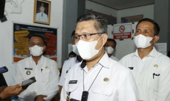 Walikota Kendari, H.Sulkarnain Kadir pada suatu acara di Kendari.