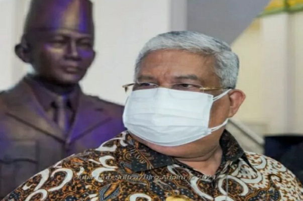 Gubernur Sulawesi Tenggara H. Ali Mazi, SH