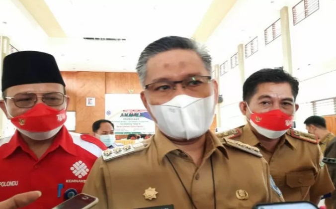 Wali Kota Kendari, Sulawesi Tenggara , Sulkarnain Kadir saat diwawancara terkait status level PPKM di kota itu